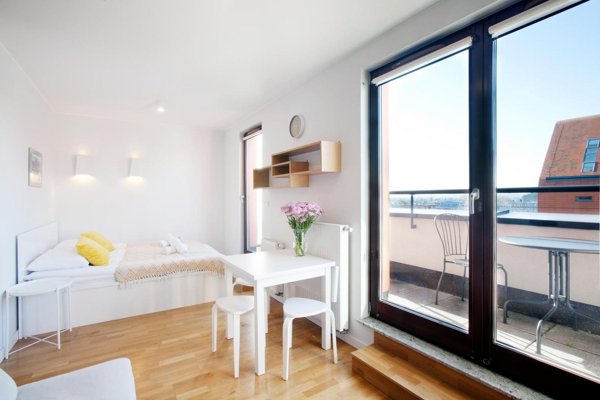 Marine Studio With Balcony And Parking By Tyzenhauz กดัญสก์ ภายนอก รูปภาพ