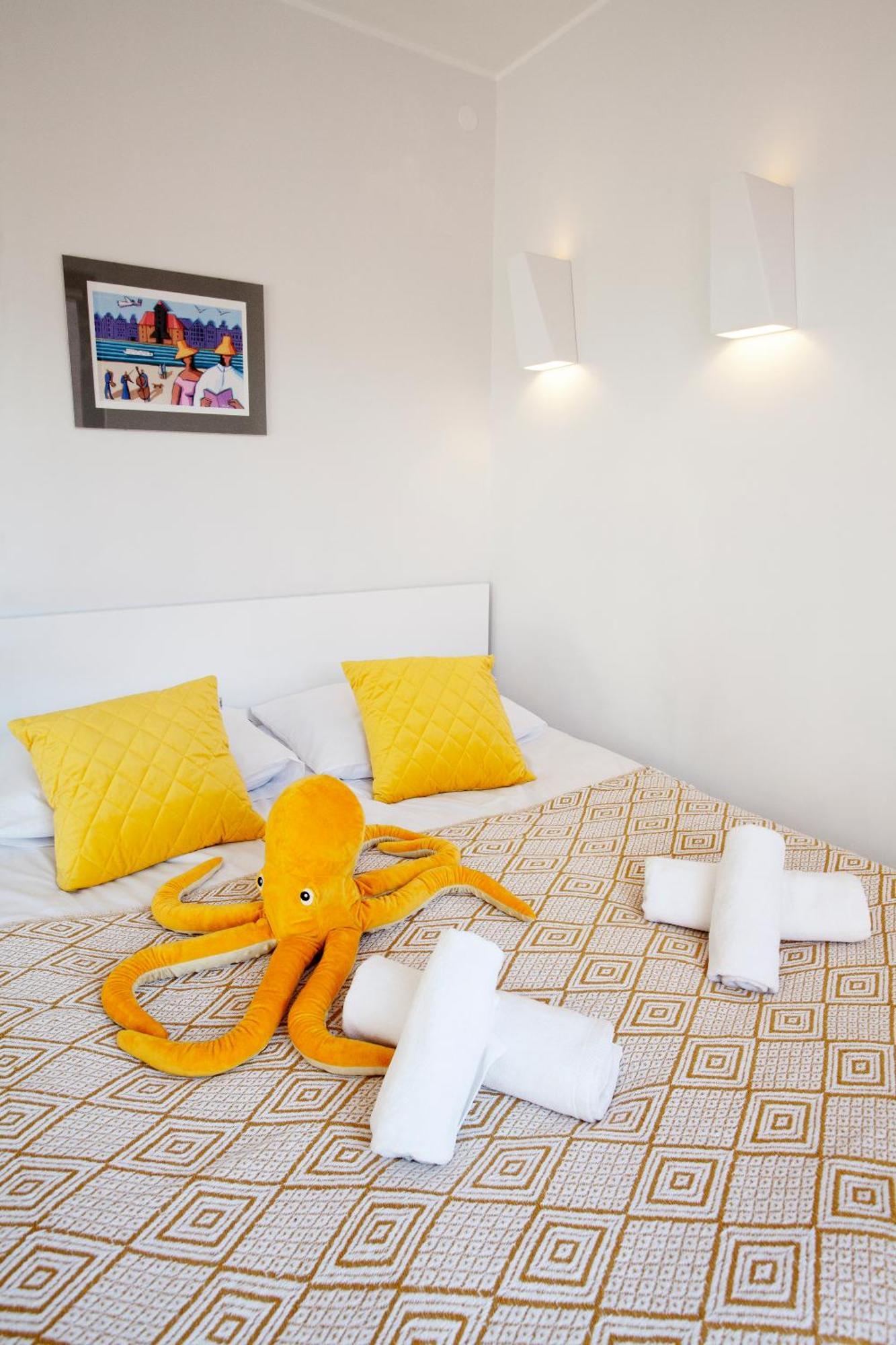 Marine Studio With Balcony And Parking By Tyzenhauz กดัญสก์ ภายนอก รูปภาพ